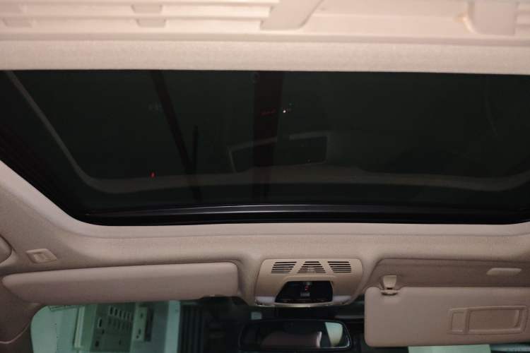 Used BMW 3 Series 2013 320Li Fashion Model Headliner