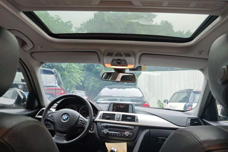 Used BMW 3 Series 2013 320i Sport Edition Headliner