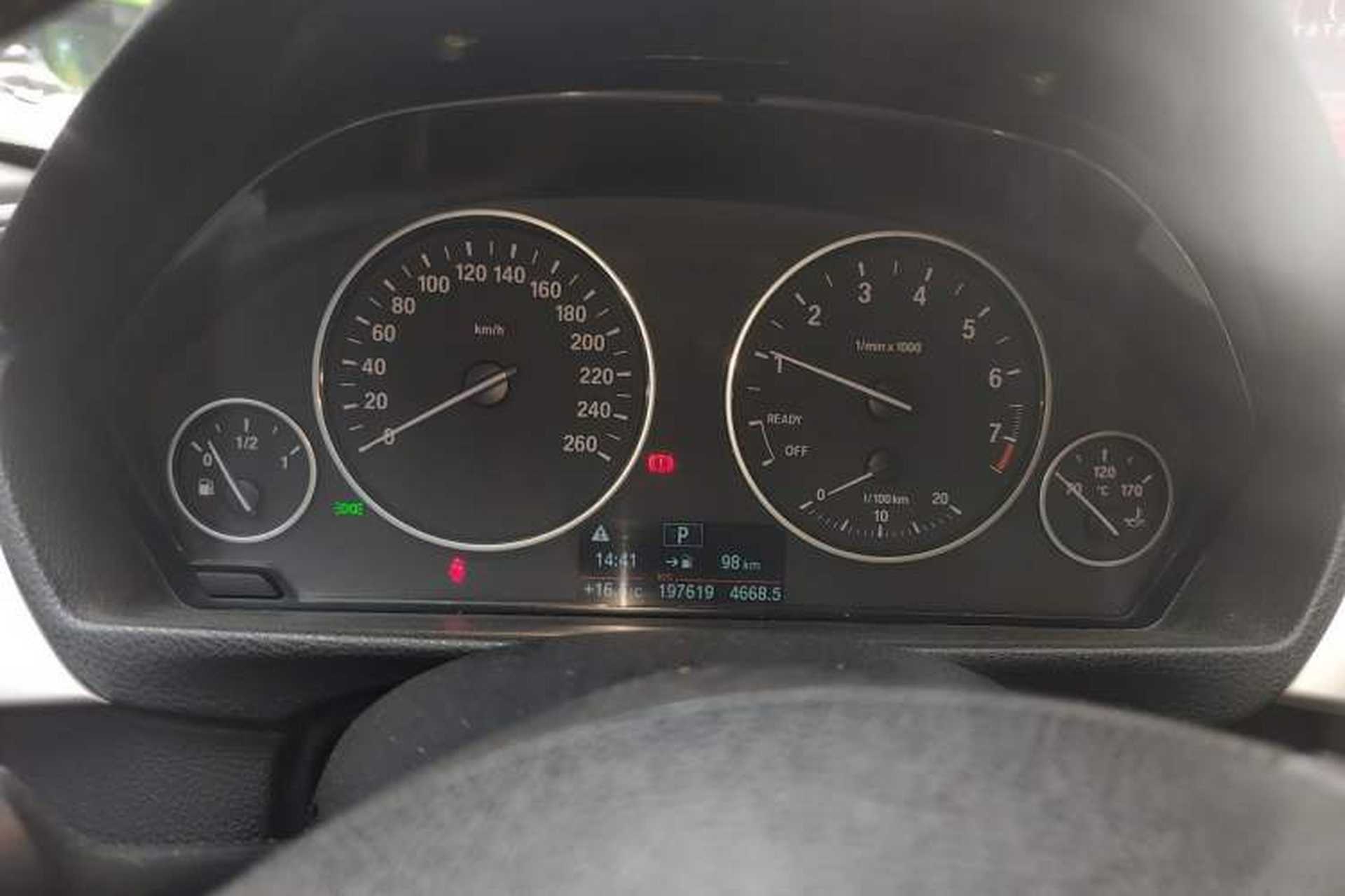 Used BMW 3 Series 2013 320i Sport Edition Instrument Cluster