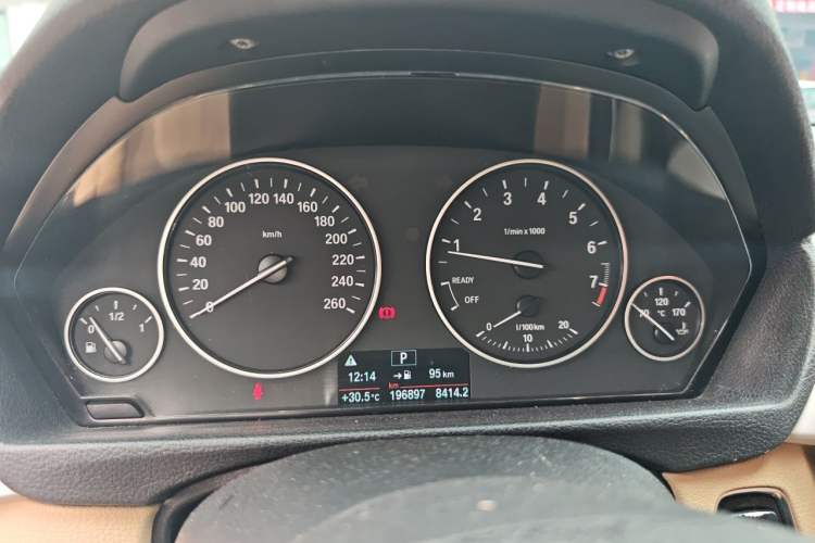 Used BMW 3 Series 2013 320i Sport Edition Instrument Cluster