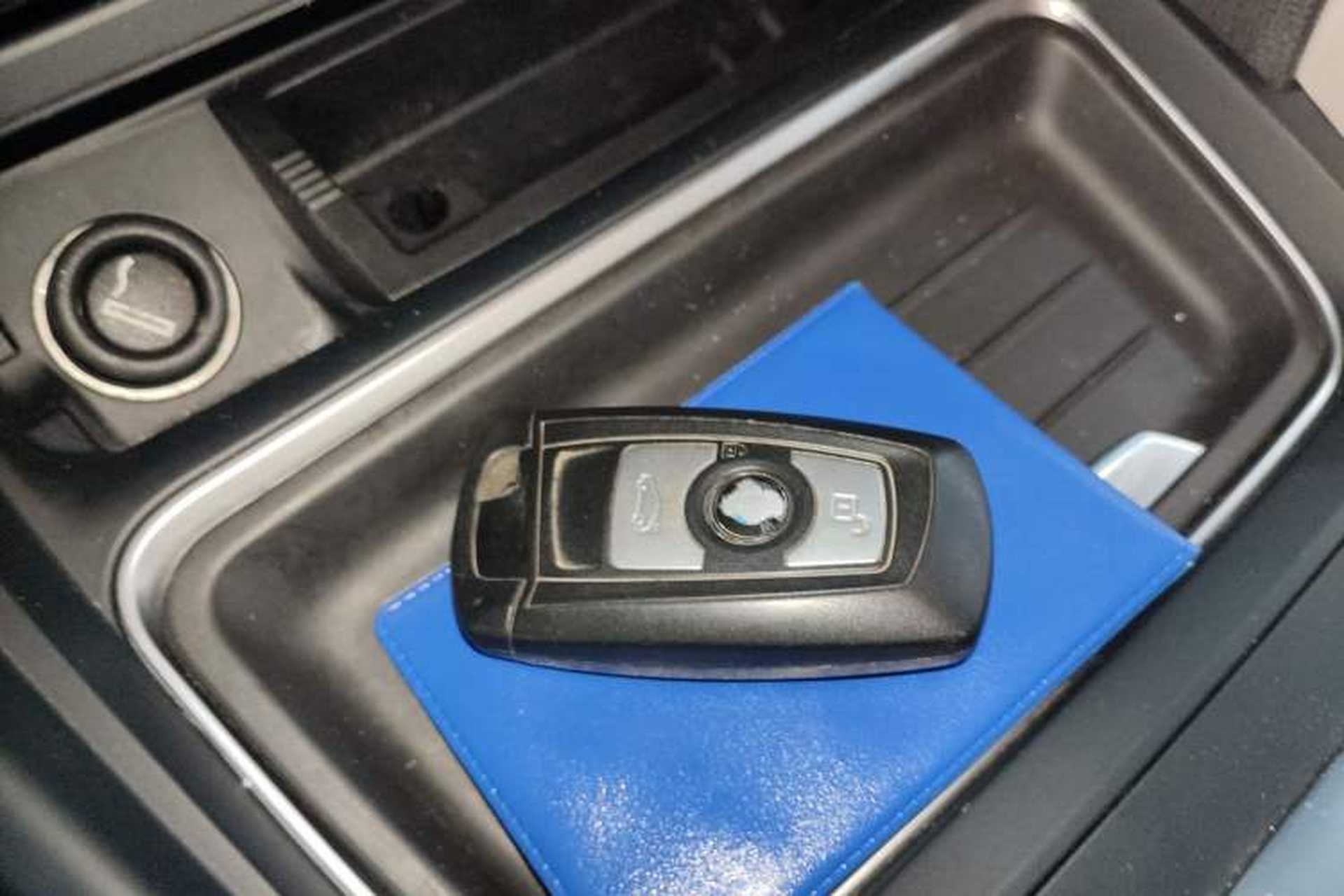 Used BMW 3 Series 2013 320i Sport Touring Edition Interior 1