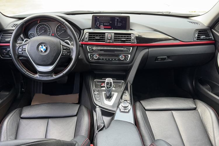 Used BMW 3 Series 2013 328i Sport Design Package Interior 2