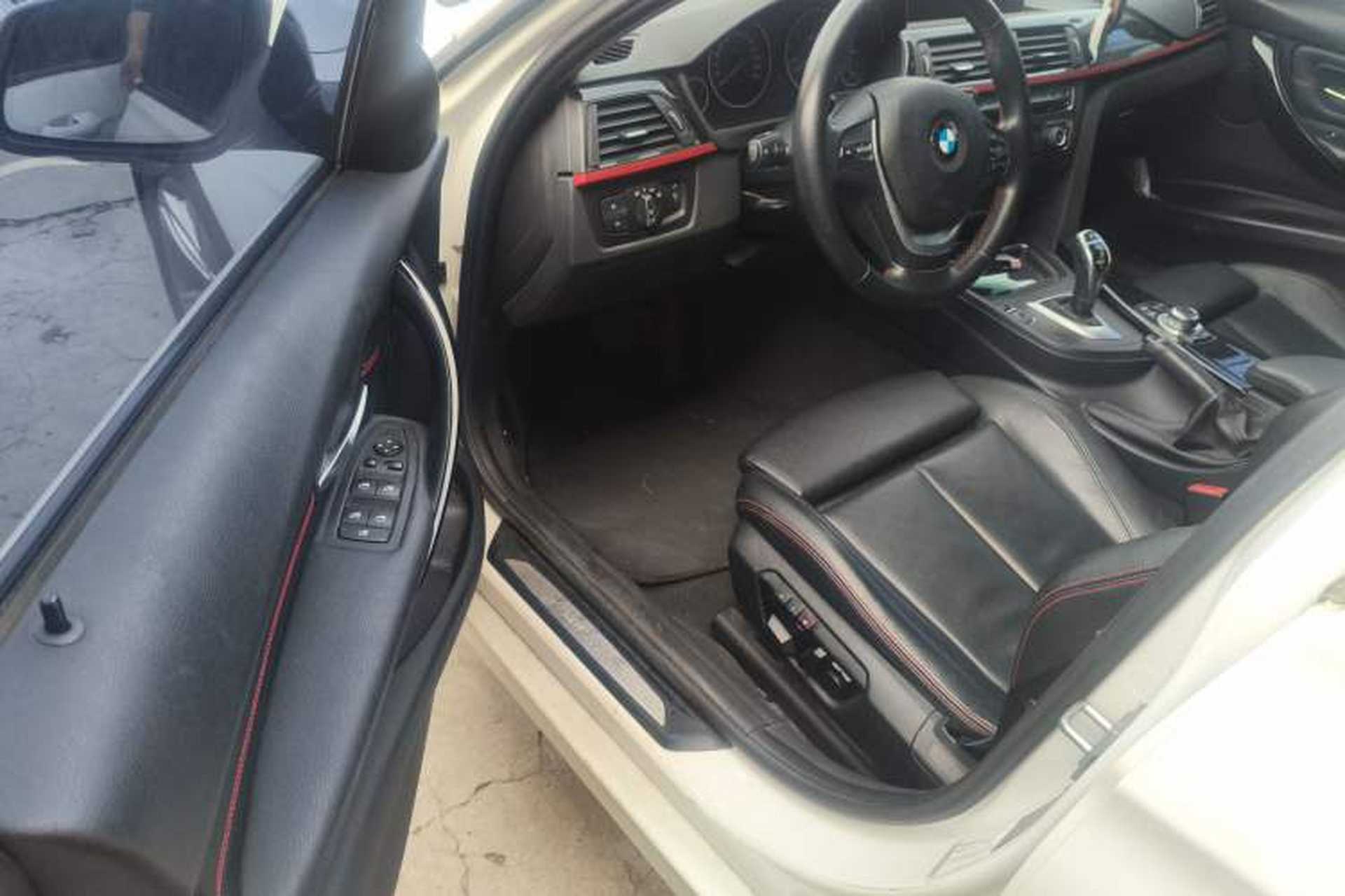 Used BMW 3 Series 2013 Restyled 320i Sport Design Package Interior 3
