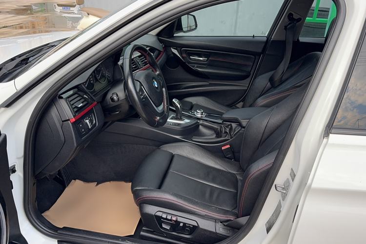 Used BMW 3 Series 2013 328i Sport Design Package Interior 3