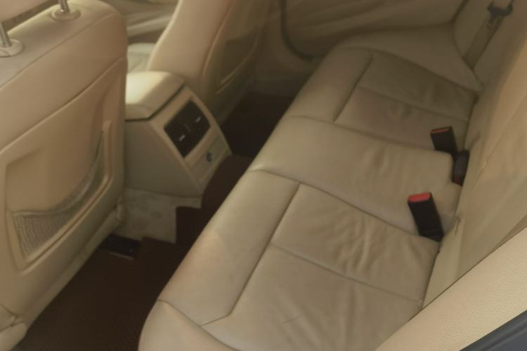 Used BMW 3 Series 2013 320i Sport Edition Interior 4