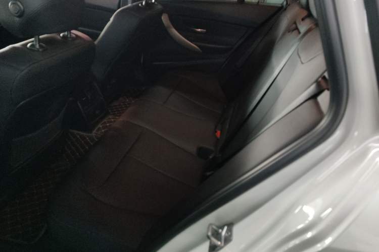 Used BMW 3 Series 2013 320i Sport Touring Edition Interior 4