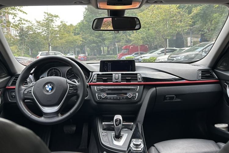 Used BMW 3 Series 2013 320i Sport Design Package Interior 5