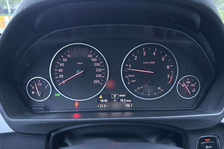 Used BMW 3 Series 2013 320i Sport Edition Interior 7
