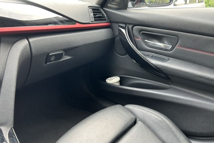 Used BMW 3 Series 2013 320i Sport Design Package Interior 9