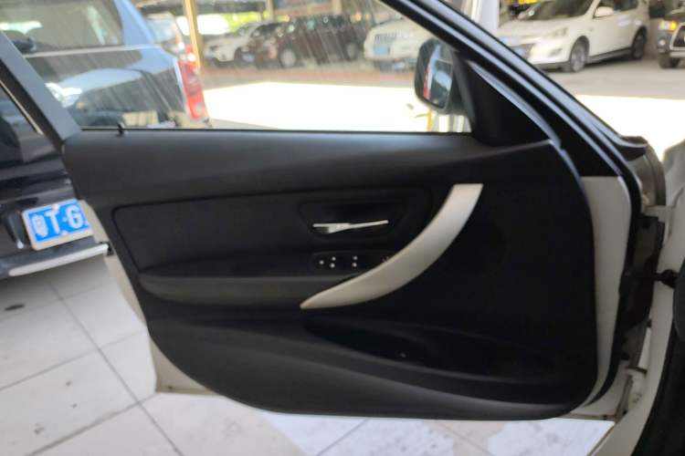 Used BMW 3 Series 2013 320i Sport Touring Edition Left Front Door Interior