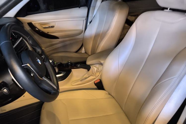 Used BMW 3 Series 2013 320Li Fashion Model Left Front Seat