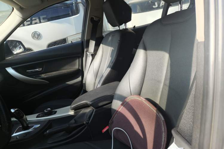 Used BMW 3 Series 2013 320Li Fashion Model Left Front Seat