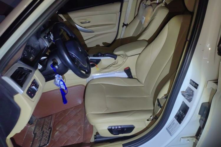 Used BMW 3 Series 2013 320i Active Edition Left Front Seat