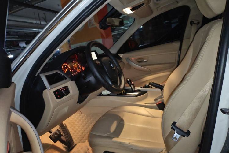 Used BMW 3 Series 2013 320Li Fashion Model Left Front Seat