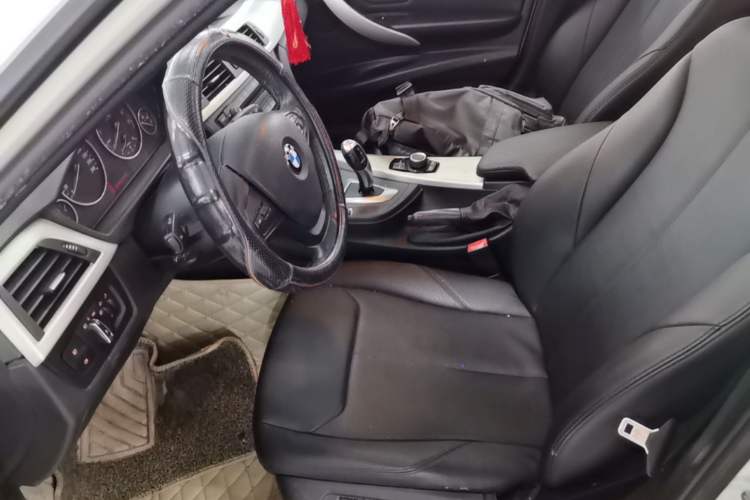 Used BMW 3 Series 2013 320i Active Edition Left Front Seat