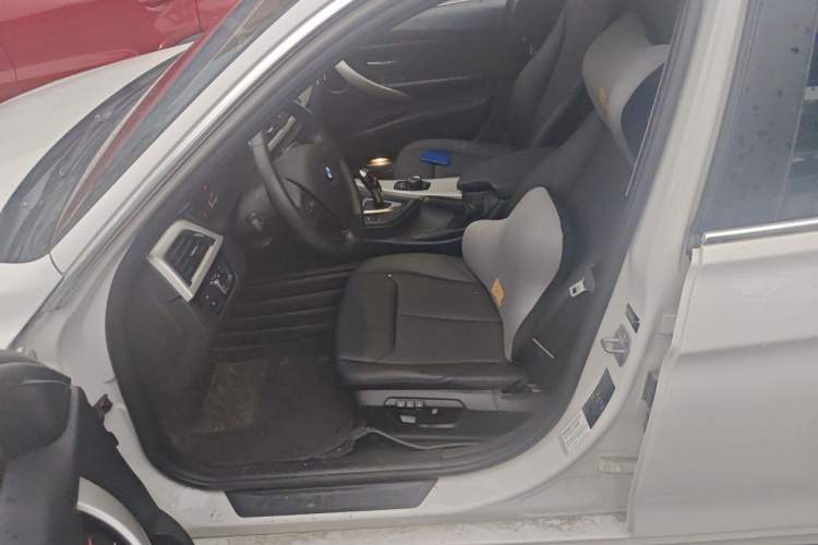Used BMW 3 Series 2013 320Li Fashion Model Left Front Seat