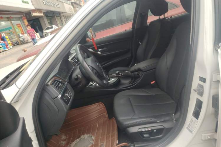 Used BMW 3 Series 2013 320Li Fashion Model Left Front Seat