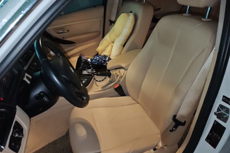 Used BMW 3 Series 2013 320Li Fashion Model Left Front Seat