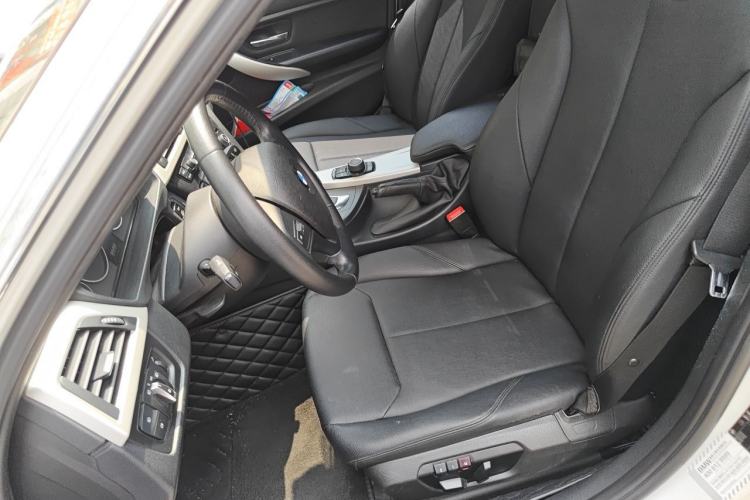 Used BMW 3 Series 2013 320Li Fashion Model Left Front Seat