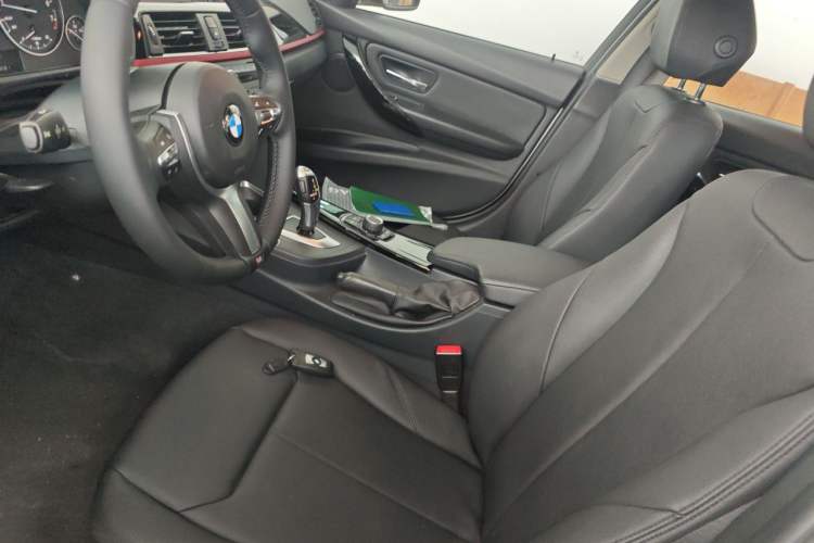 Used BMW 3 Series 2013 320i Sport Touring Edition Left Front Seat