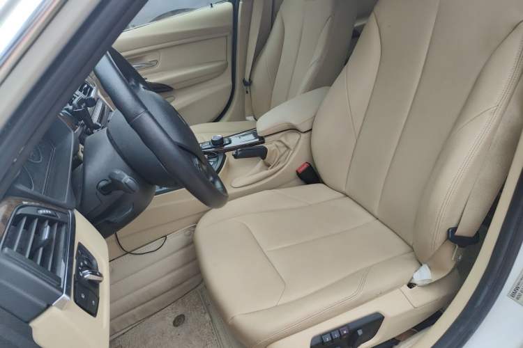Used BMW 3 Series 2013 320Li Fashion Model Left Front Seat
