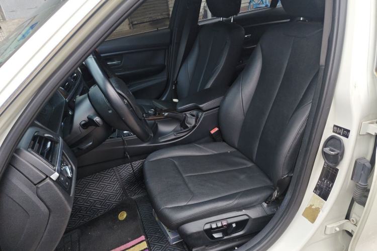 Used BMW 3 Series 2013 320Li Fashion Model Left Front Seat