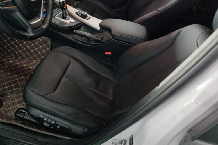 Used BMW 3 Series 2013 320i Sport Touring Edition Left Front Seat