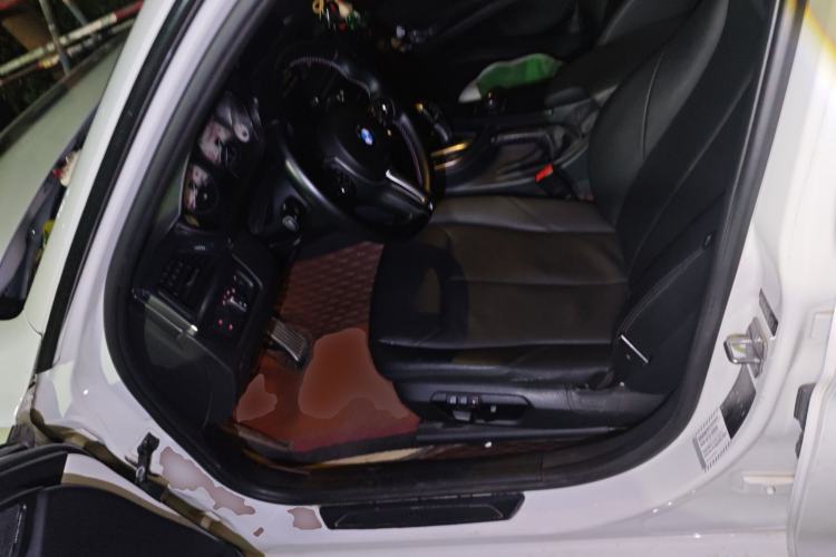 Used BMW 3 Series 2013 320Li Fashion Model Left Front Seat