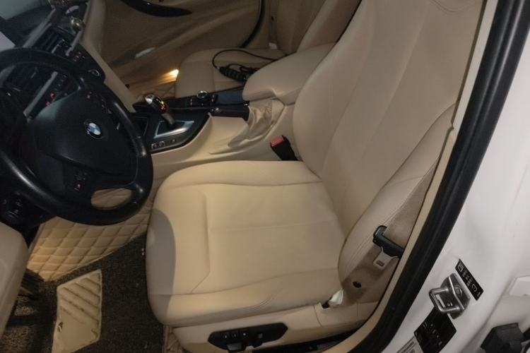 Used BMW 3 Series 2013 320Li Fashion Model Left Front Seat