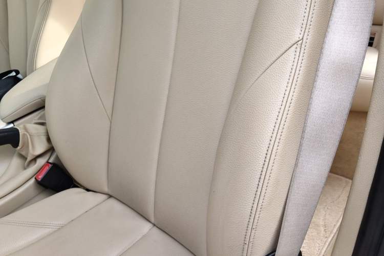 Used BMW 3 Series 2013 320Li Fashion Model Left Front Seat