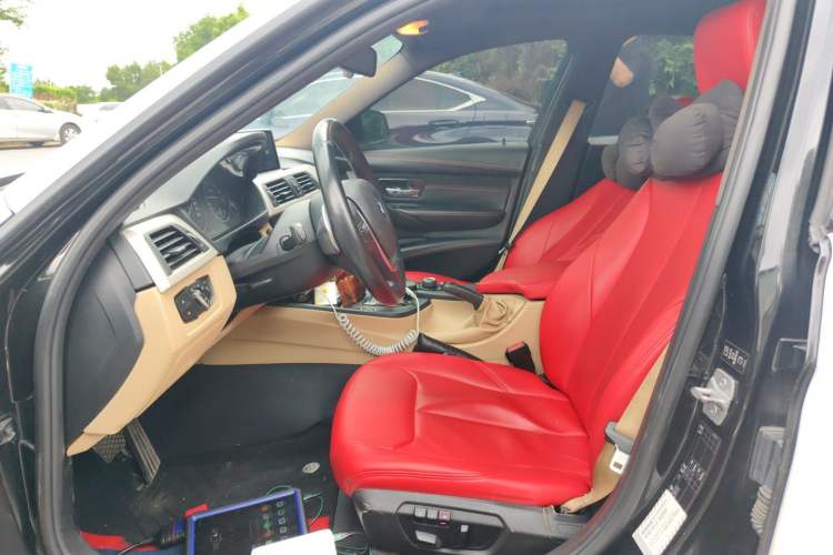 Used BMW 3 Series 2013 320i Active Edition Left Front Seat