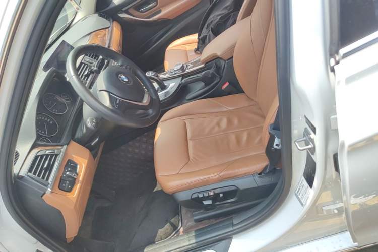 Used BMW 3 Series 2013 320i Sport Design Package Left Front Seat