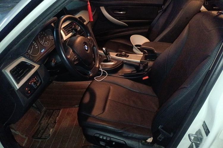 Used BMW 3 Series 2013 320i Active Edition Left Front Seat