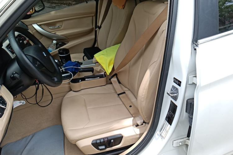Used BMW 3 Series 2013 320Li Fashion Model Left Front Seat