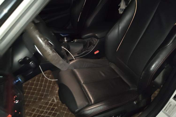 Used BMW 3 Series 2013 Facelifted 328i Sport Design Package Left Front Seat