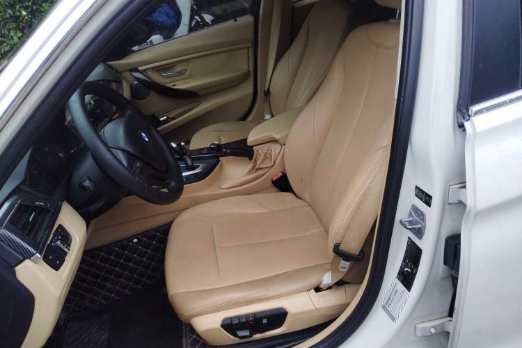 Used BMW 3 Series 2013 320Li Fashion Model Left Front Seat