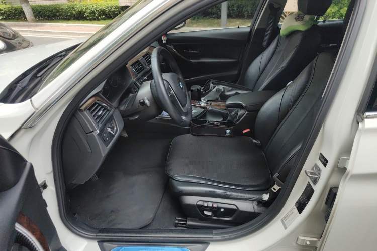 Used BMW 3 Series 2013 320Li Luxury Design Package Left Front Seat