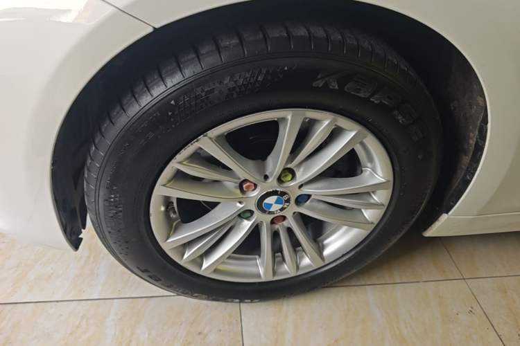 Used BMW 3 Series 2013 320Li Fashion Model Left Front Wheel Hub
