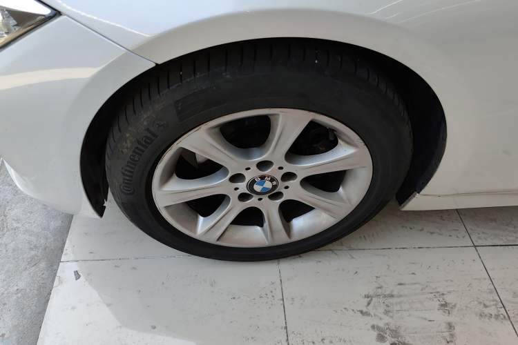 Used BMW 3 Series 2013 320i Sport Touring Edition Left Front Wheel Hub