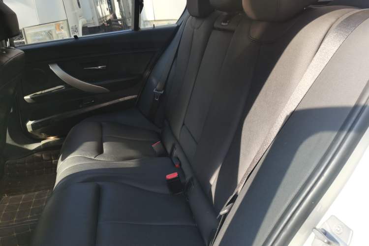 Used BMW 3 Series 2013 320Li Fashion Model Left Rear Seat