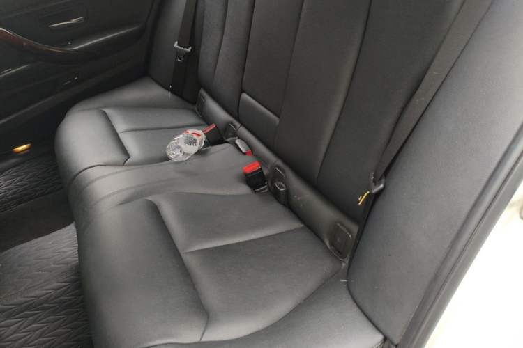 Used BMW 3 Series 2013 320Li Fashion Model Left Rear Seat