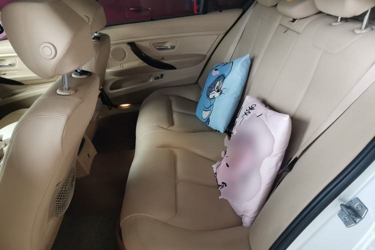 Used BMW 3 Series 2013 320Li Fashion Model Left Rear Seat