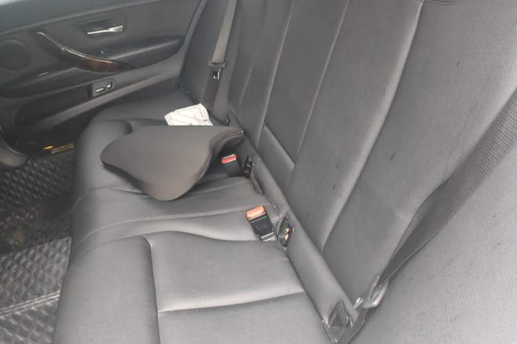 Used BMW 3 Series 2013 320Li Fashion Model Left Rear Seat
