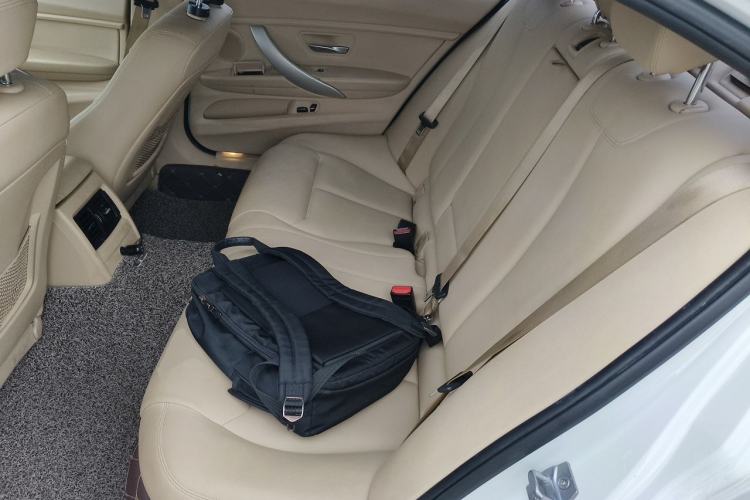 Used BMW 3 Series 2013 320Li Fashion Model Left Rear Seat