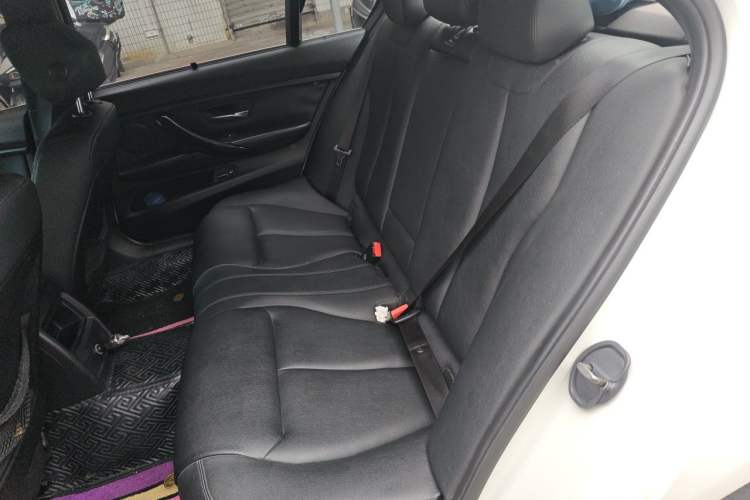 Used BMW 3 Series 2013 320Li Fashion Model Left Rear Seat