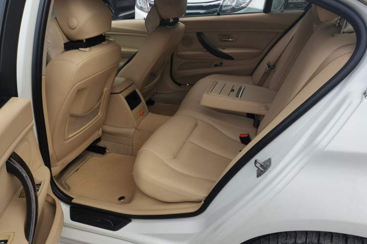 Used BMW 3 Series 2013 320Li Fashion Model Left Rear Seat