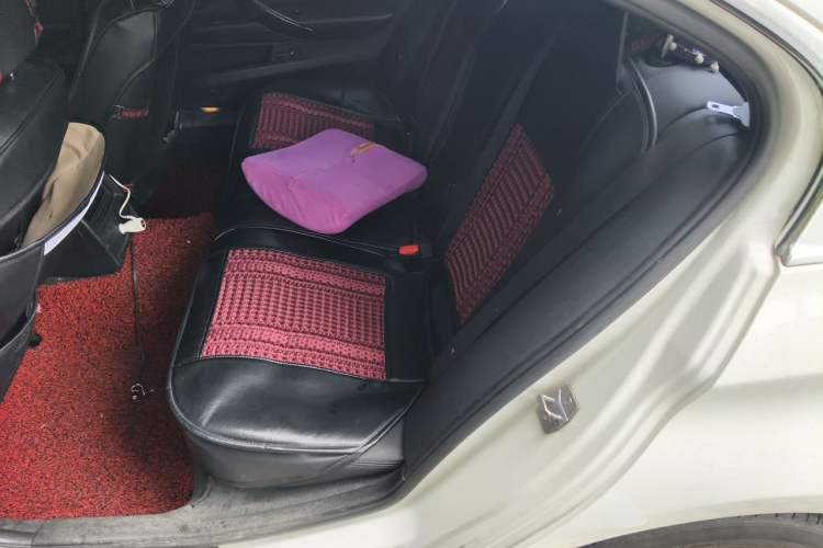 Used BMW 3 Series 2013 320Li Fashion Model Left Rear Seat
