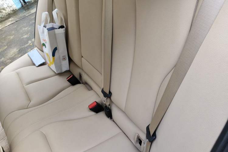 Used BMW 3 Series 2013 320Li Fashion Model Left Rear Seat