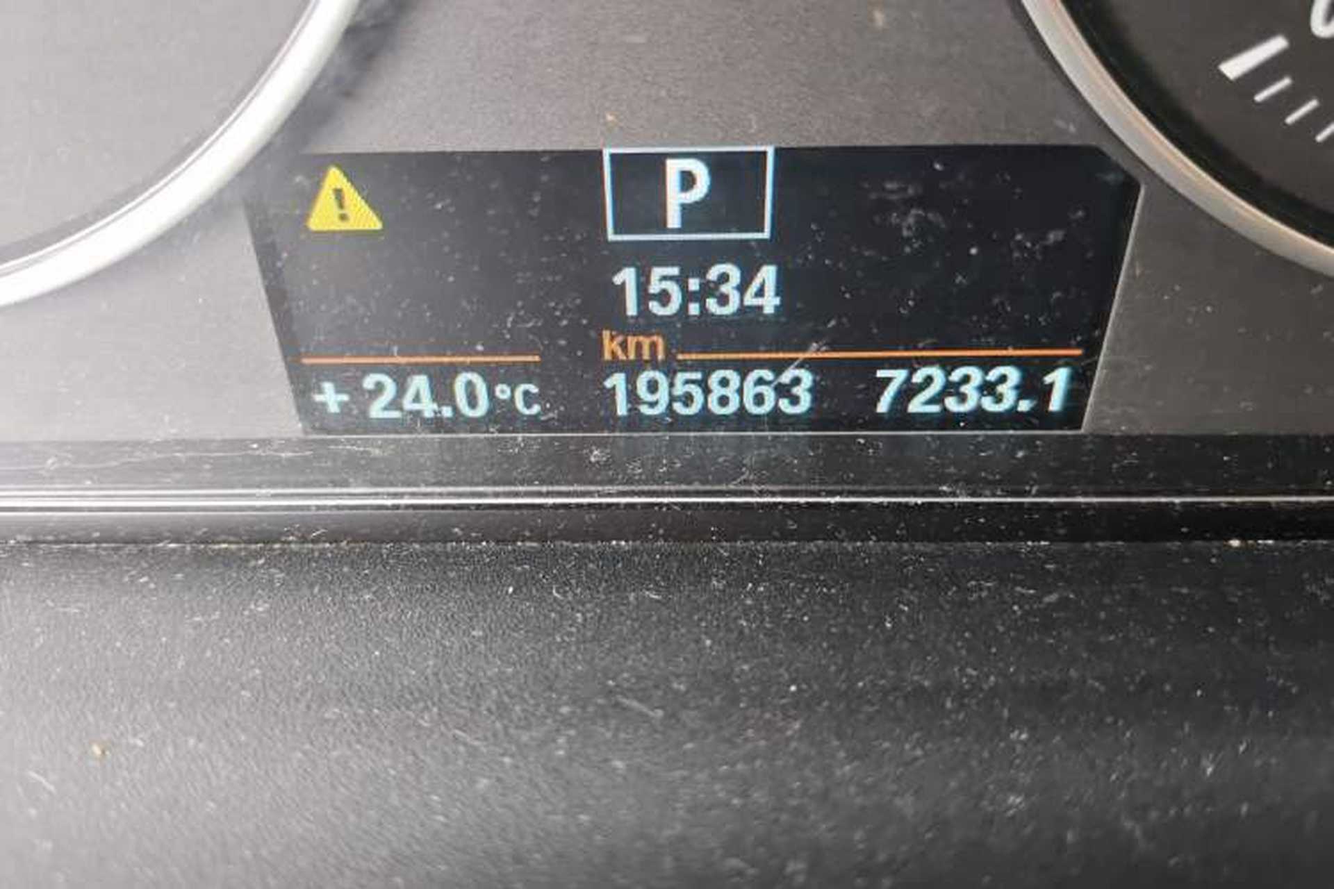 Used BMW 3 Series 2013 320Li Fashion Model Odometer Close Up