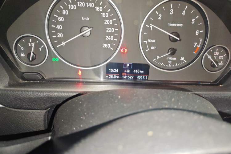 Used BMW 3 Series 2013 320i Sport Edition Odometer Close Up